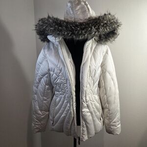a.n.a Women's White Puffer Jacket with Faux Fur Hood LARGE